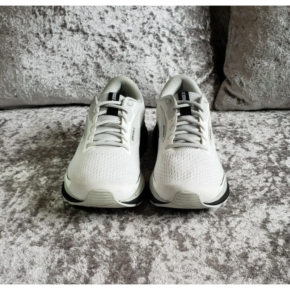Brooks Trace 3 Womens Running Shoes White Oyster Black Wide Size 12